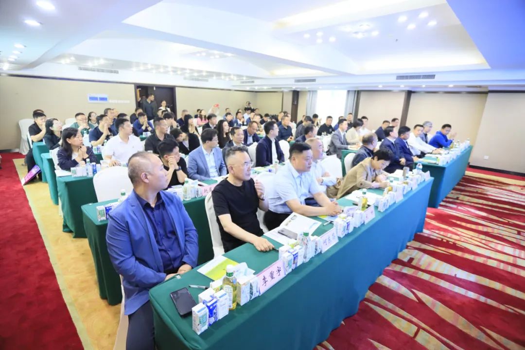 河南省2024國家“學(xué)生飲用奶計劃”推廣工作推進(jìn)會在鄭州成功舉辦！