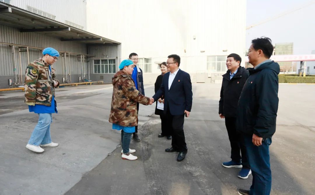 新春慰問送關懷——集團黨委書記、董事長慰問春節(jié)期間堅守崗位的一線職工