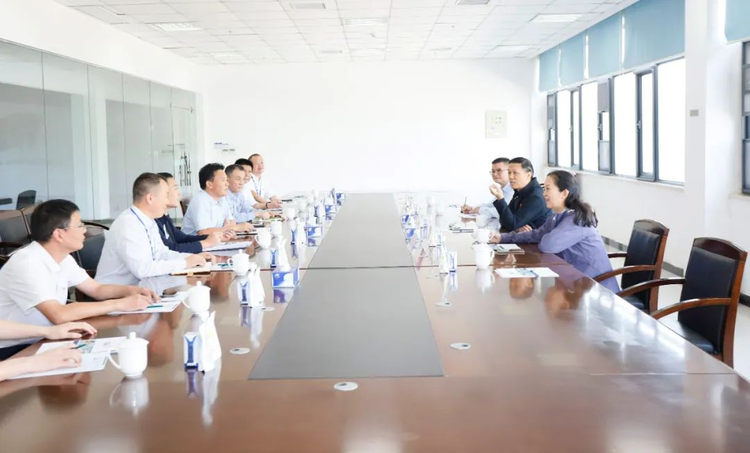 快樂過“雙節(jié)”，安全不放假｜河南農(nóng)投集團黨委書記、董事長李曉寰一行蒞臨花花牛乳業(yè)集團開展“雙節(jié)”安全生產(chǎn)大檢查活動并慰問一線職工、