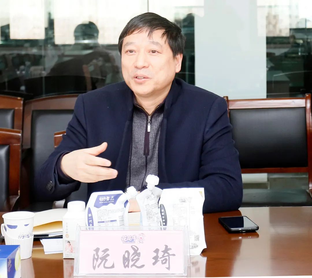 花花牛丨東北農(nóng)大食品學(xué)院院長(zhǎng)、中原食品實(shí)驗(yàn)室首席科學(xué)家姜毓君教授蒞臨花花牛乳業(yè)集團(tuán)調(diào)研
