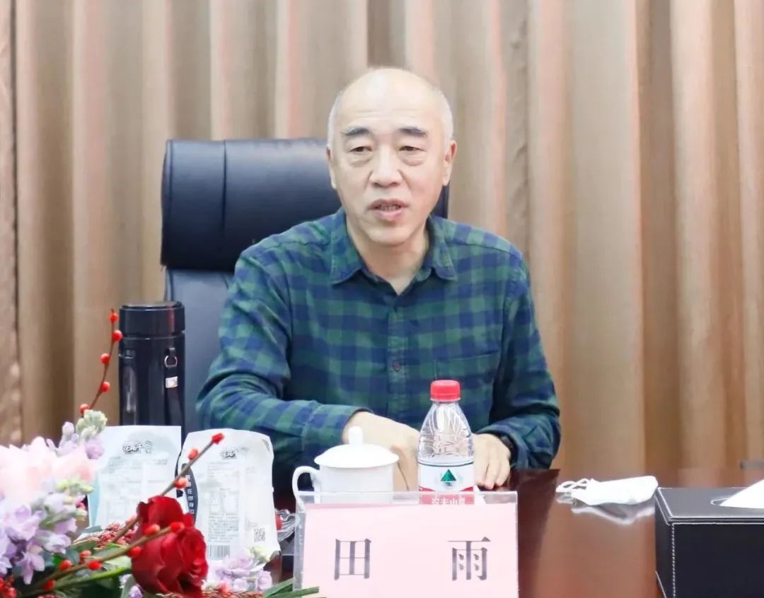 新年開新局 合作促發(fā)展丨佳木斯市委常委、副市長(zhǎng)閆志剛一行蒞臨花花牛乳業(yè)集團(tuán)及佳田企業(yè)考察座談