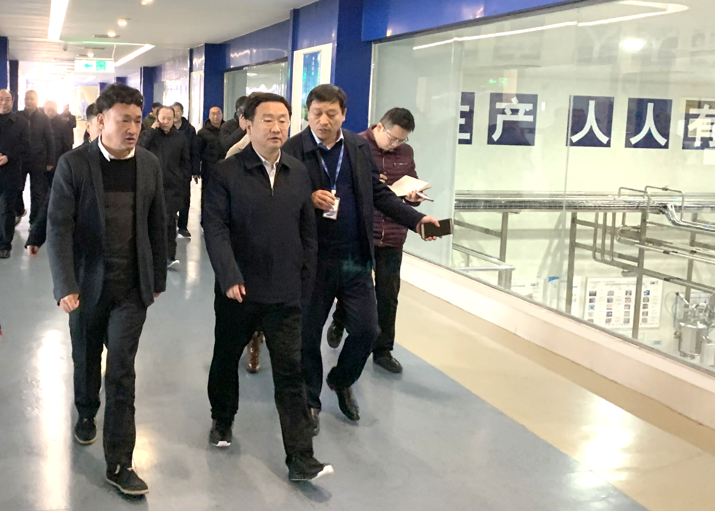 鄭州市委副書記、市長王新偉蒞臨花花牛乳業(yè)集團(tuán)調(diào)研