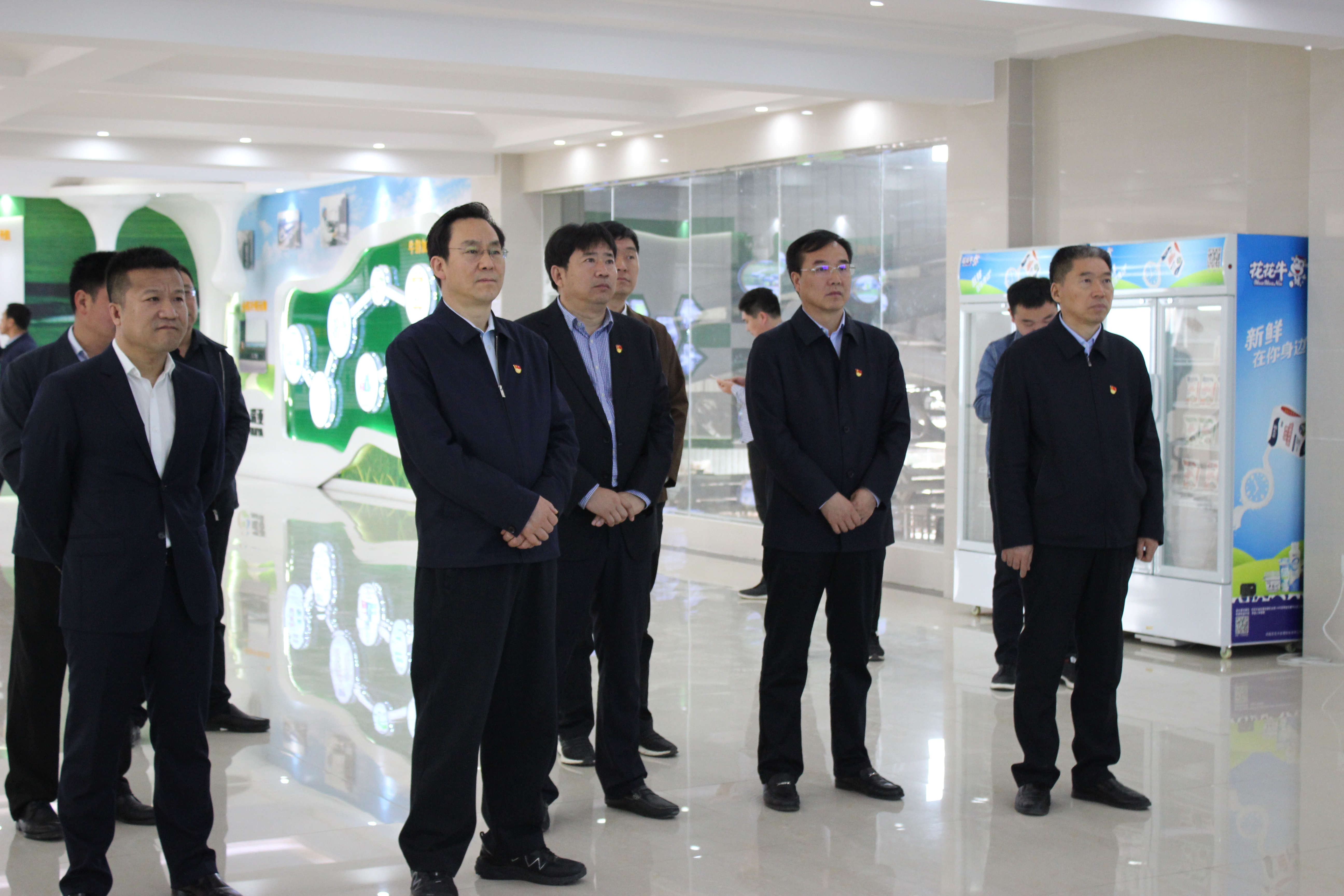 河南省委常委、組織部部長孔昌生 蒞臨河南花花牛集團(tuán)魯山瑞亞牧業(yè)有限公司調(diào)研