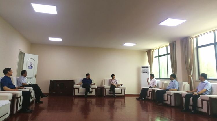 駐馬店市委常委、統(tǒng)戰(zhàn)部長姚新文 蒞臨花花牛乳業(yè)集團(tuán)總部調(diào)研